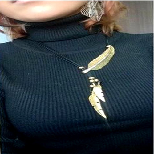 گردنبند طلا زنانه مناسب برای لباس یقه اسکی